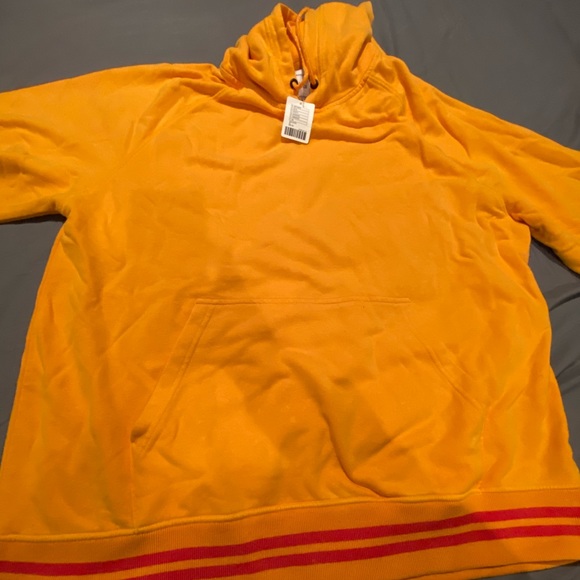 Urban outfitters short sleeve hoodie brand new - Picture 1 of 1